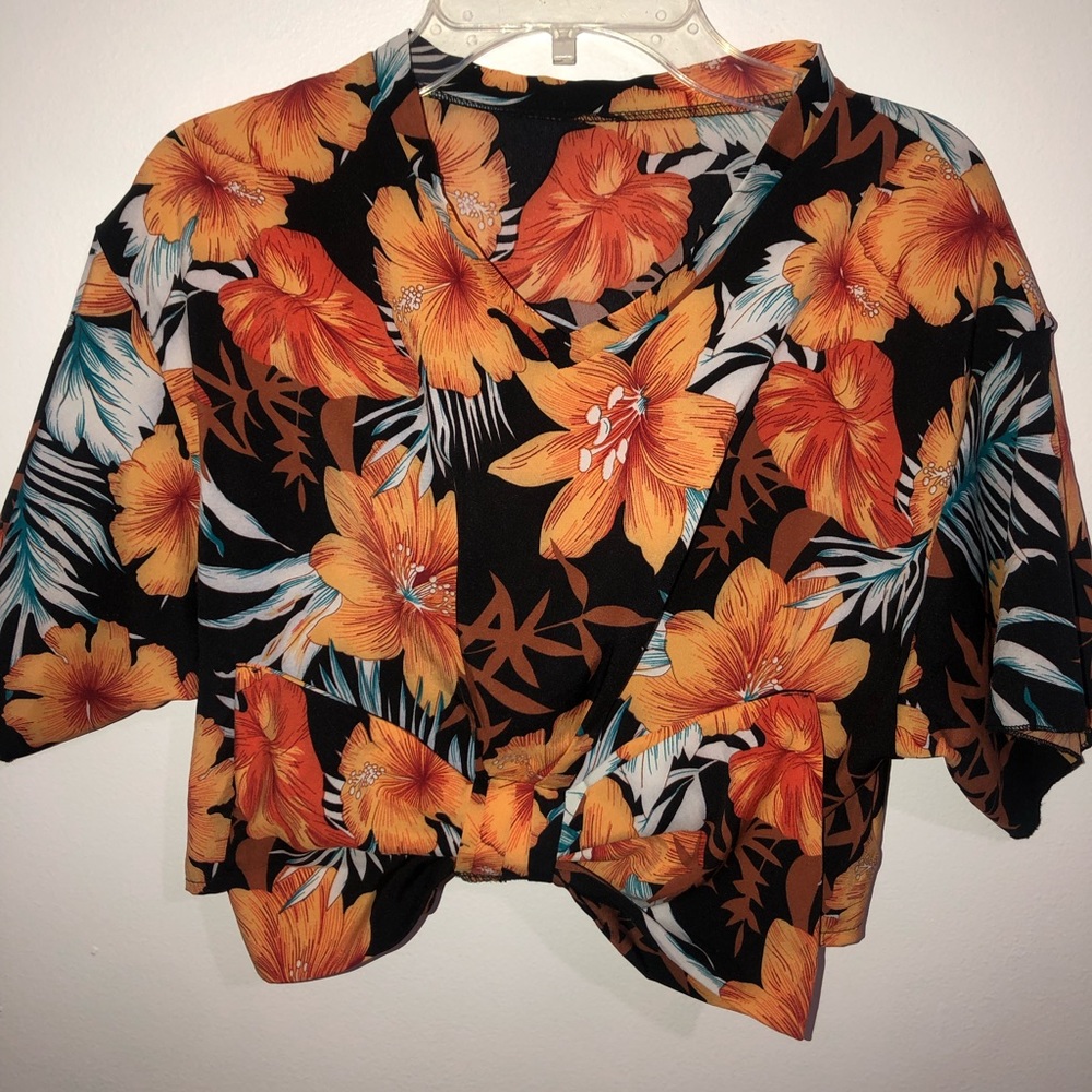 Crop Top Tropical bow tied shirt